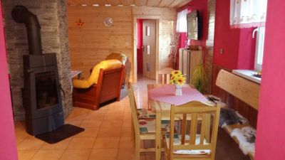 Liptowska chata przy strumieniu