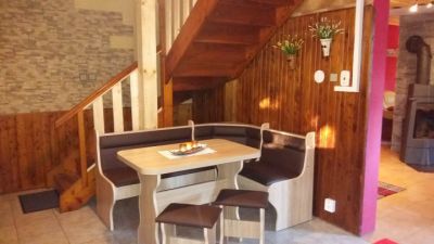 Liptowska chata przy strumieniu