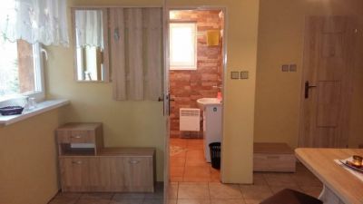 Liptowska chata przy strumieniu