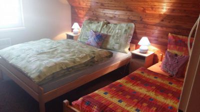 Liptowska chata przy strumieniu