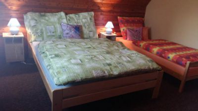 Liptowska chata przy strumieniu