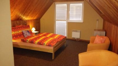 Liptowska chata przy strumieniu