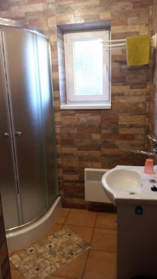 Liptowska chata przy strumieniu