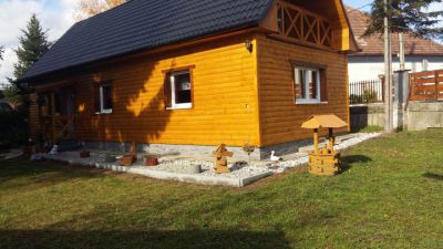 Liptowska chata przy strumieniu